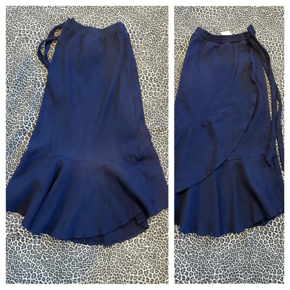 Elegant Navy Blue Women's Skirt - Picture 4 of 7